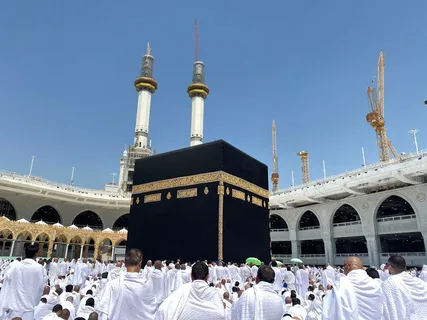 21 Days Umrah Package from Pakistan Price